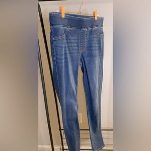 Old Navy Pull-on Mid-Rise Denim Jegging
